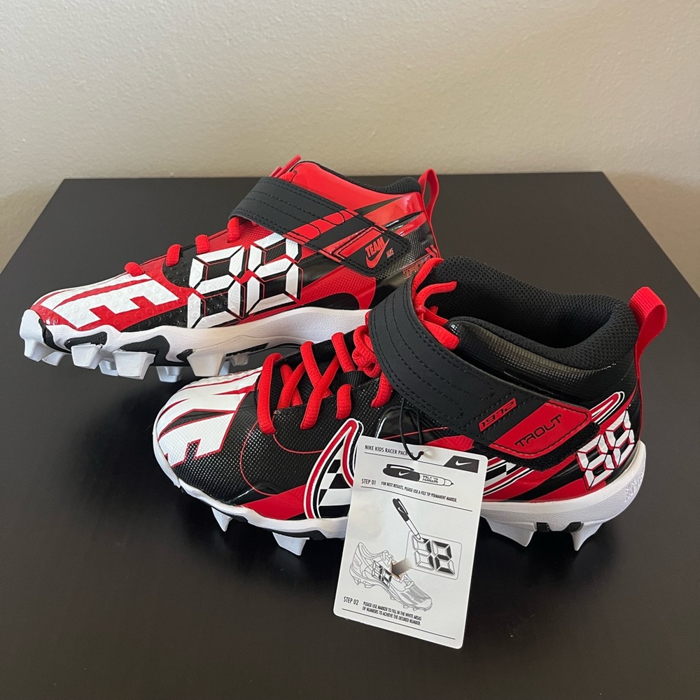 Nike Force Trout Cleats - Size 3Y - New and Not Used